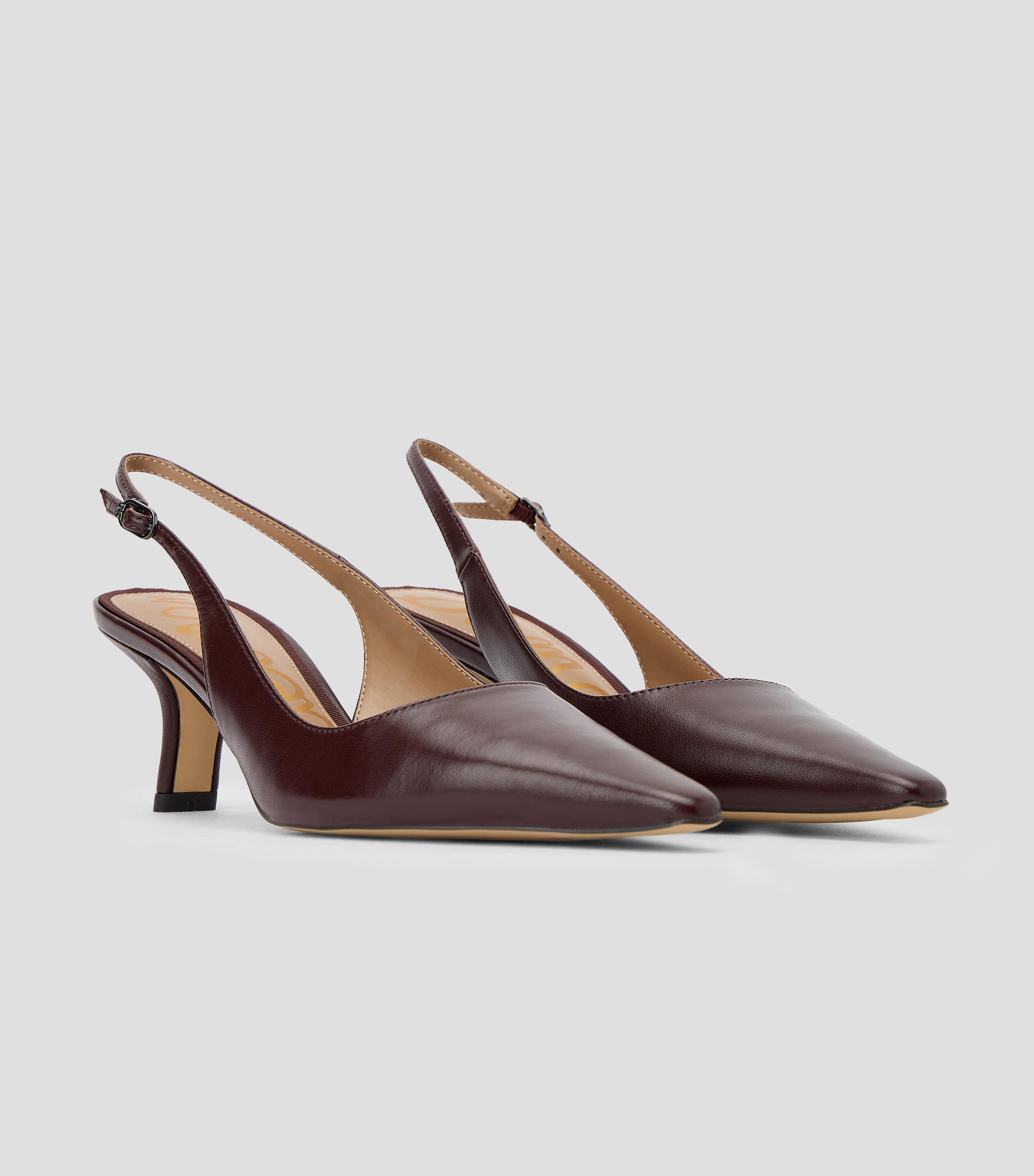 Zapatillas de tacón mediano de aguja en piel Mujer